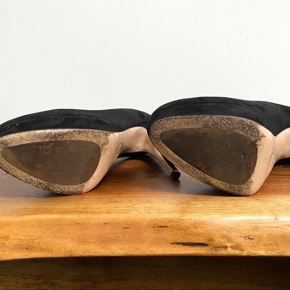Authentic MIU MIU Black Suede Pumps 39 - Picture 7 of 11